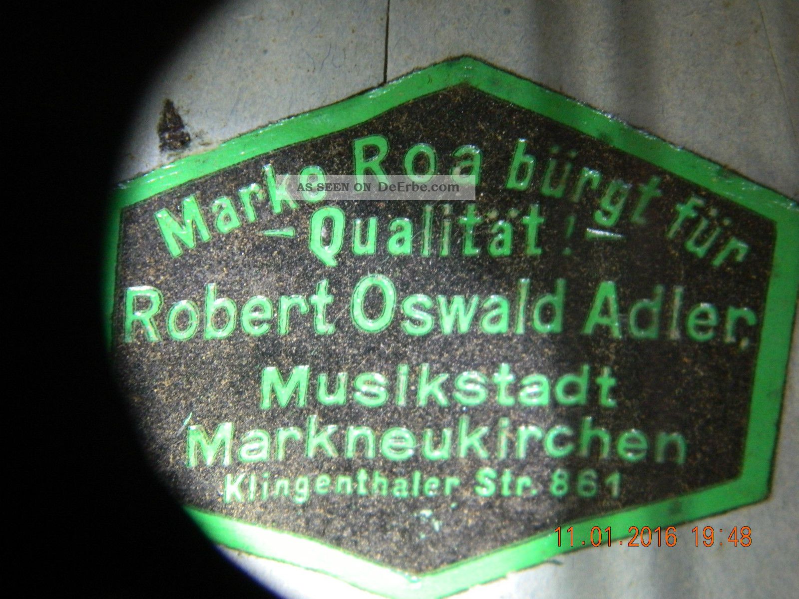 ROA-Etikett mit kompletter Adresse in einer Mandoline von Robert Oswald Adler aus Markneukirchen, gefunden auf http://deerbe.com